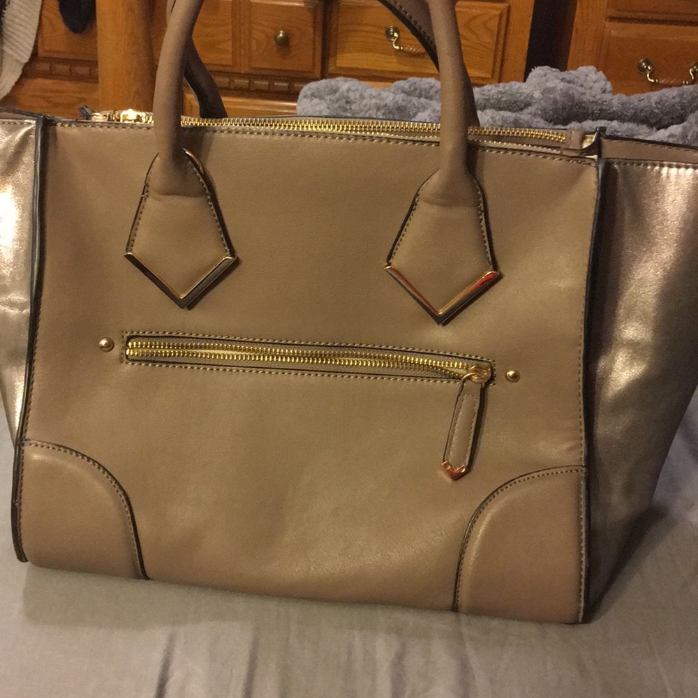 Also light chocolate brown and sheer purse